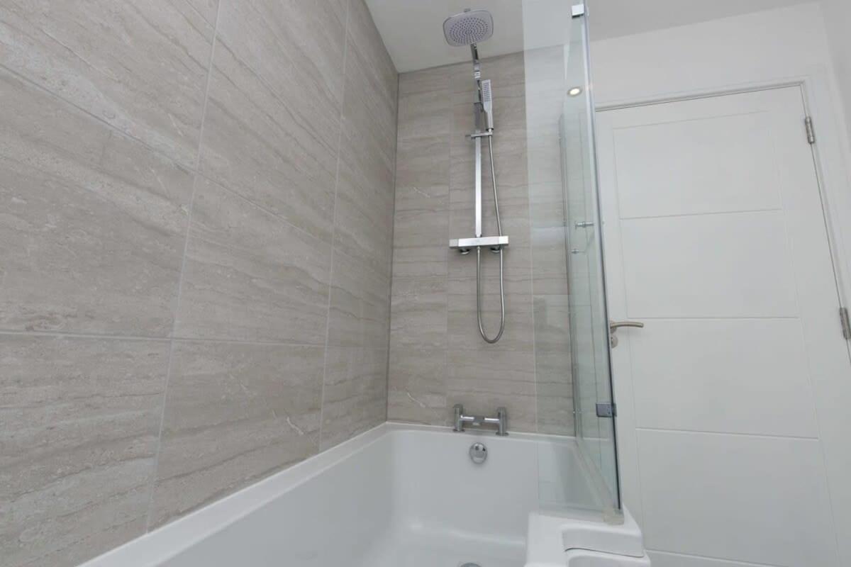 Stunning 2 Bedroom Apartment In Wallasey Dış mekan fotoğraf