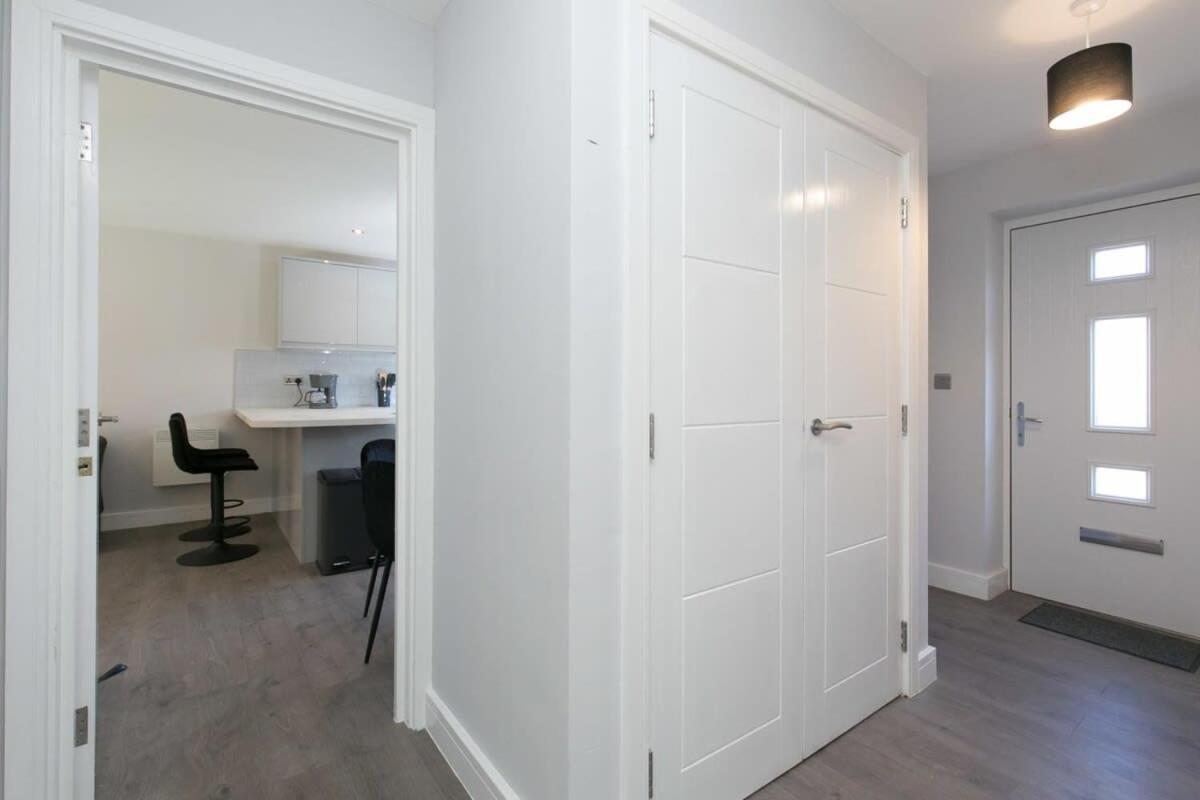 Stunning 2 Bedroom Apartment In Wallasey Dış mekan fotoğraf