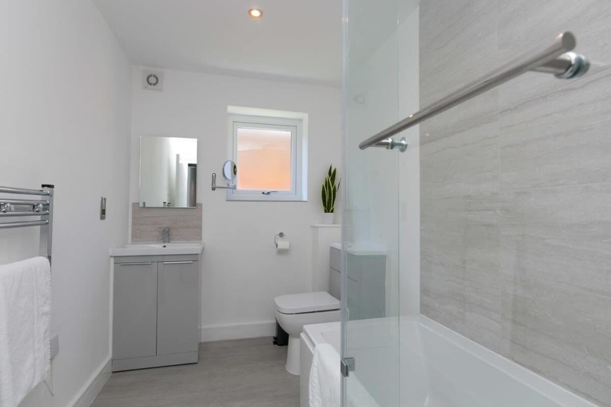 Stunning 2 Bedroom Apartment In Wallasey Dış mekan fotoğraf