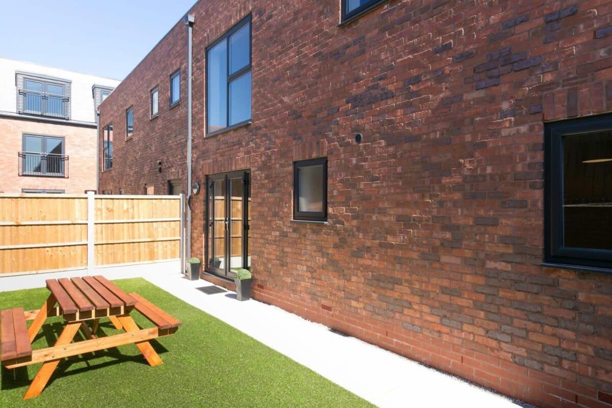 Stunning 2 Bedroom Apartment In Wallasey Dış mekan fotoğraf
