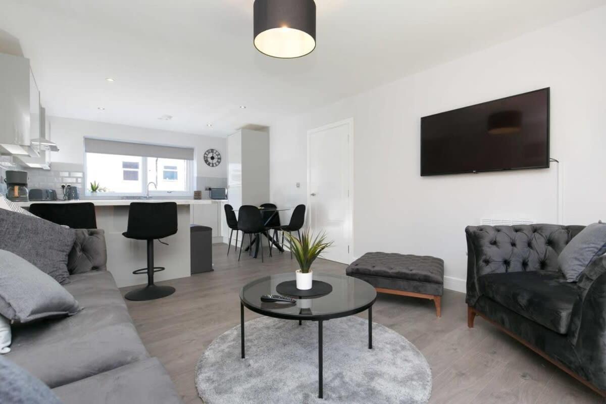 Stunning 2 Bedroom Apartment In Wallasey Dış mekan fotoğraf